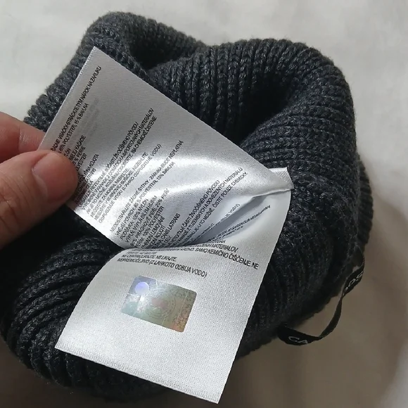 Canada Goose Charcoal Ribbed Beanie - Picture 3 of 3